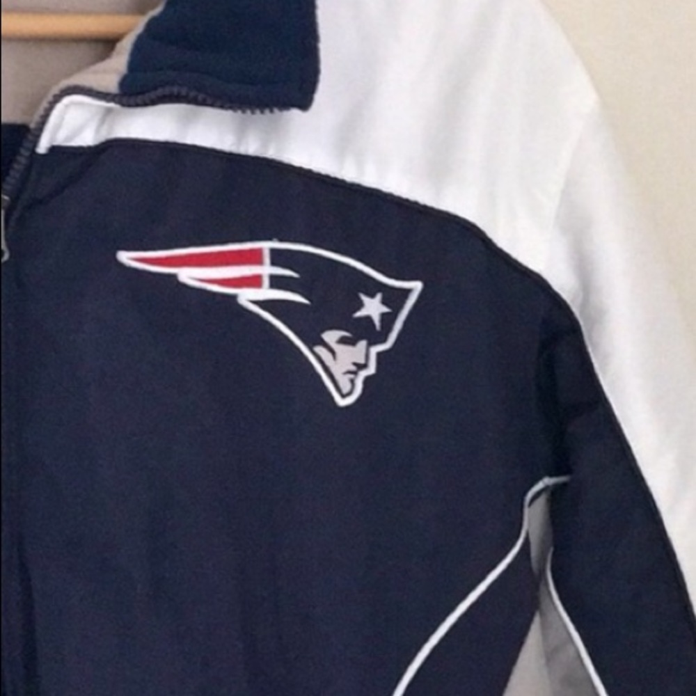 NFL New England Patriots Reversible Jacket - Picture 7 of 8